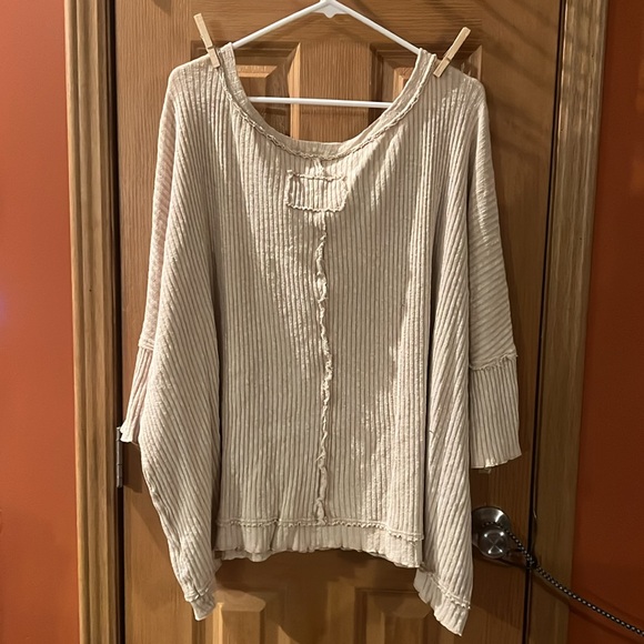 NWT large oversized easel top - Picture 5 of 6